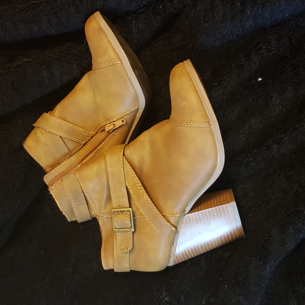 Lauren conrad boots